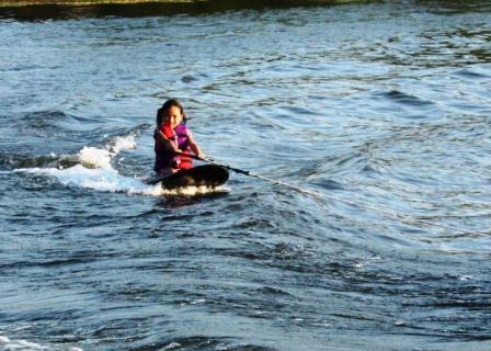 Liliana kneeboarding
